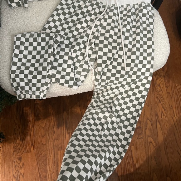 Checkered Co-ord Matching Sweatshirt and Jogger Set - Picture 2 of 6